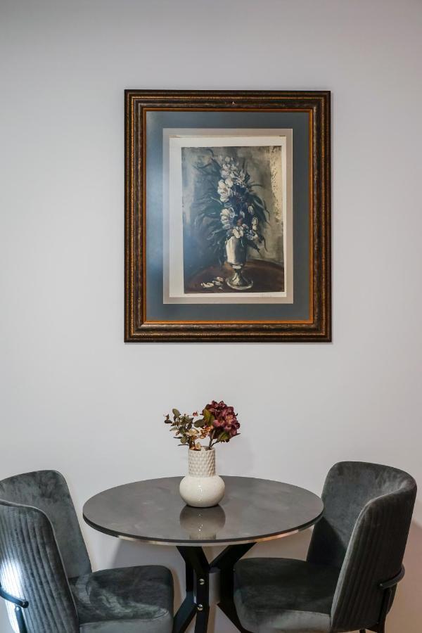 Apartamento The Chic Retreat Bucarest Exterior foto